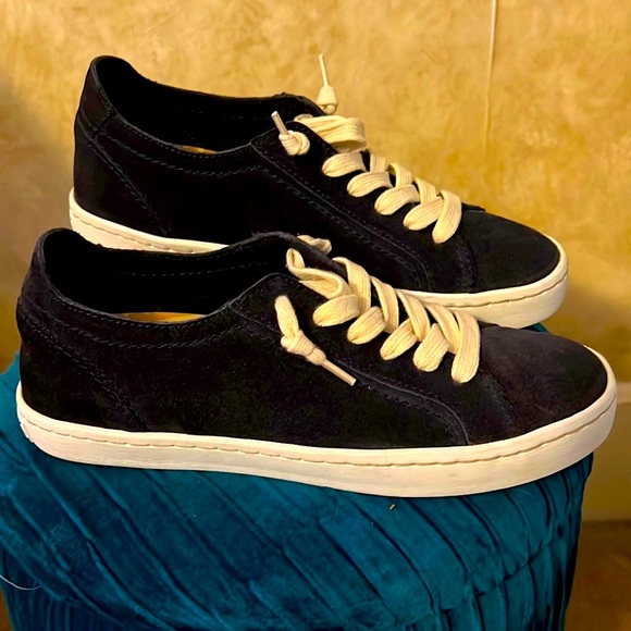 Dolce Vita Shoes - NWOT Dolce Vita Blue Suede Lace Up Sneakers Women’s 6.5 GUC Casual Closet Staple